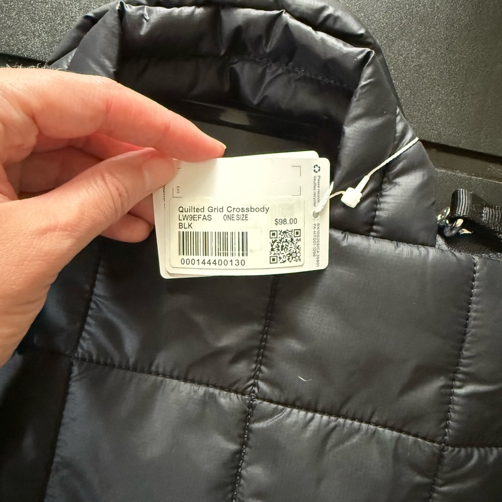 lululemon athletica Quilted Grid Crossbody - Picture 3 of 6